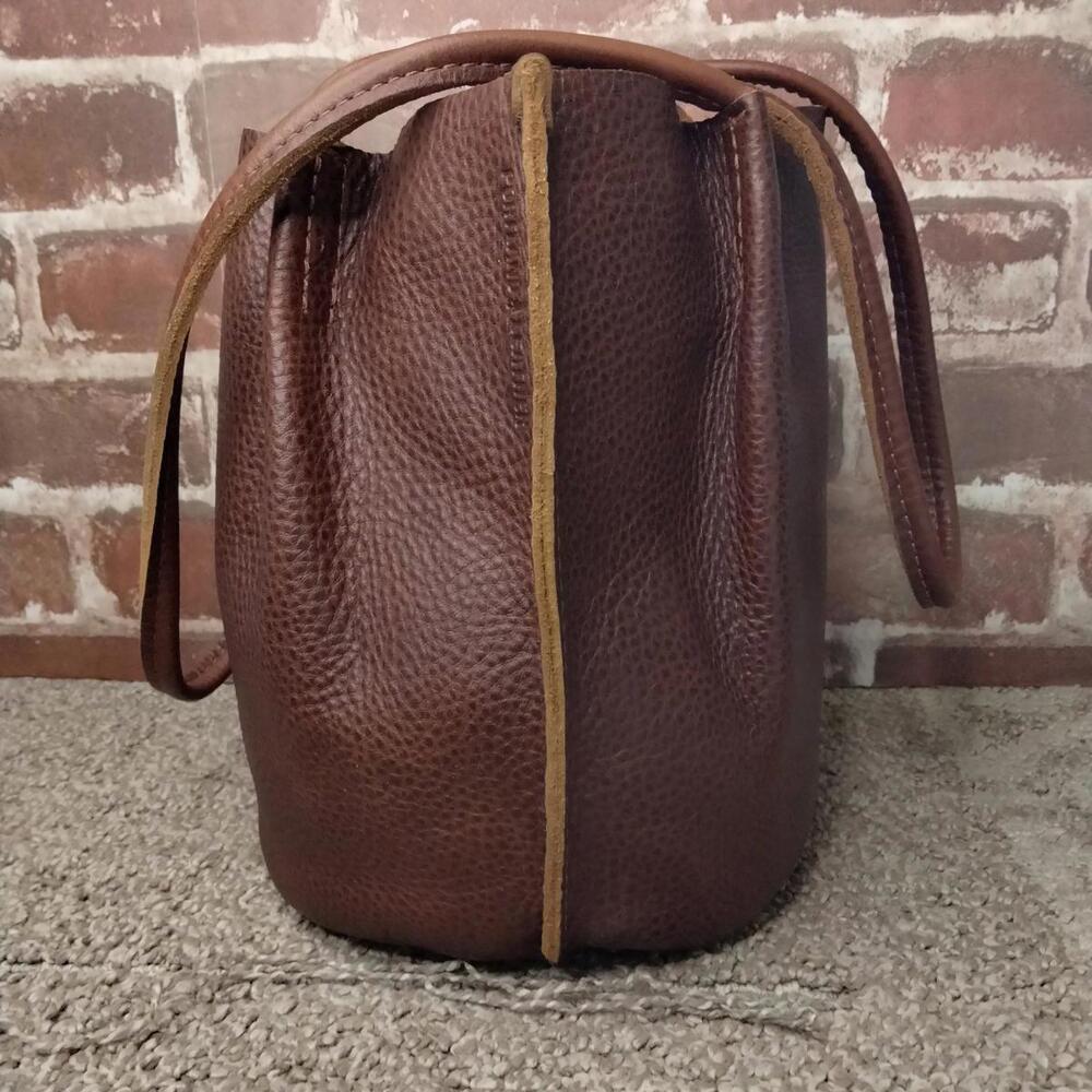 Portland Leather Goods Devan Bucket Tote Nutmeg Brown Pebbled Leather Purse - Picture 8 of 9